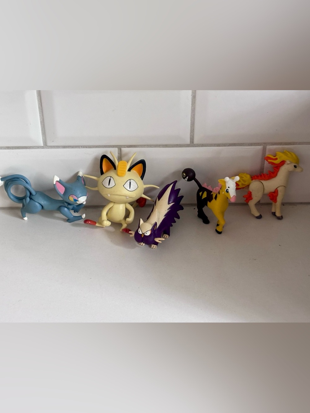 Pokémon figurines Shinx, Meowth, Stunky, Blitzle, Ponyta Jakks 2007